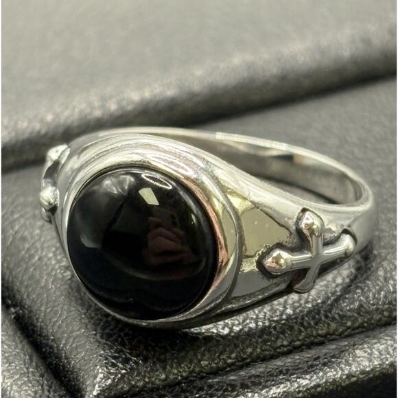 New Condition Sterling Silver Onyx Cross Ring Size 7 - Picture 1 of 9